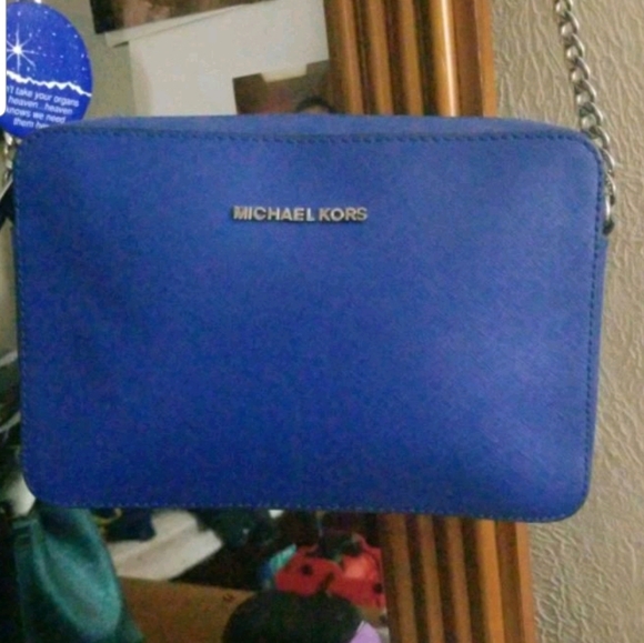 Michael kors crossbody - Picture 1 of 1
